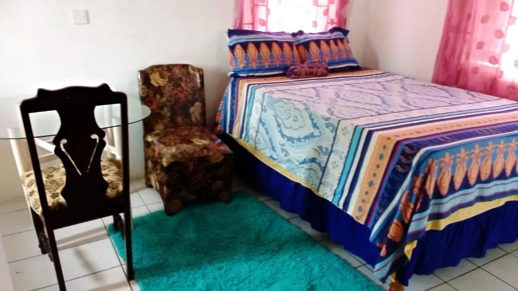 Apartment Affordable And Cozy At Content Guest House Ocho Rios