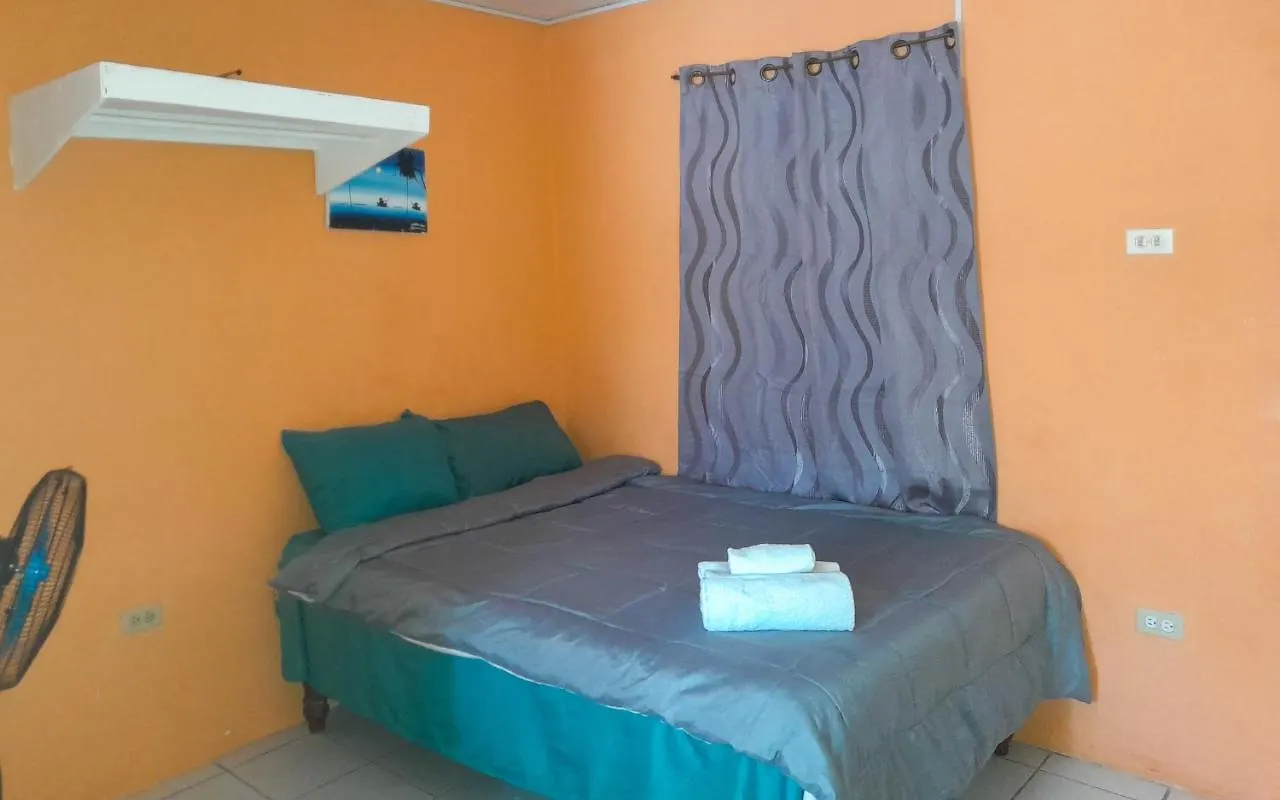 Apartment Affordable And Cozy At Content Guest House Ocho Rios