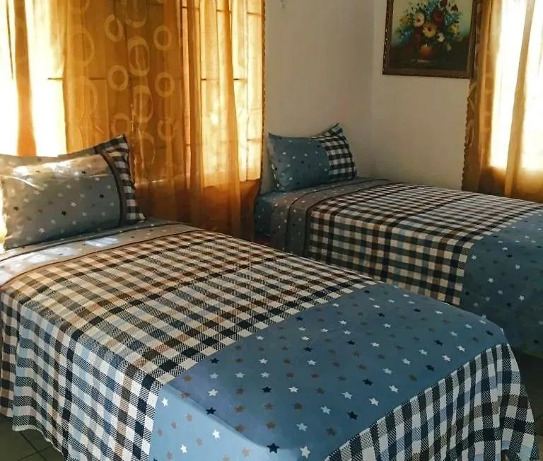 Affordable And Cozy At Content Guest House Ocho Rios Appartamento