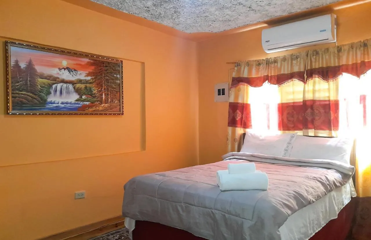 Affordable And Cozy At Content Guest House Ocho Rios Appartamento